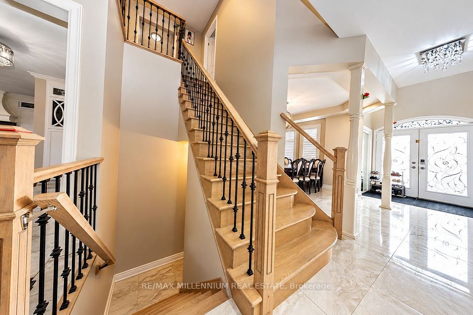 3 Cogswell Crescent, Brampton, ON L6P 1A4 16
