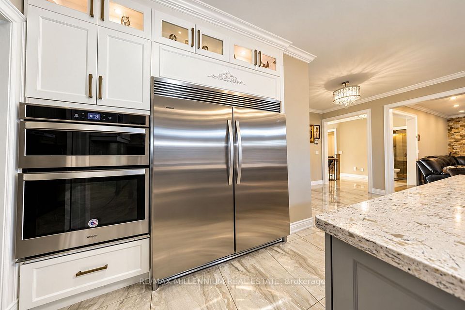 3 Cogswell Crescent, Brampton, ON L6P 1A4 14
