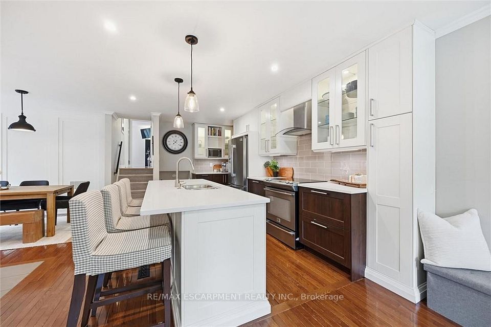 2355 Crescent Middlesmoor Crescent, Burlington, ON L7P 3X4 12