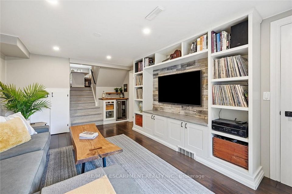 2355 Crescent Middlesmoor Crescent, Burlington, ON L7P 3X4 25