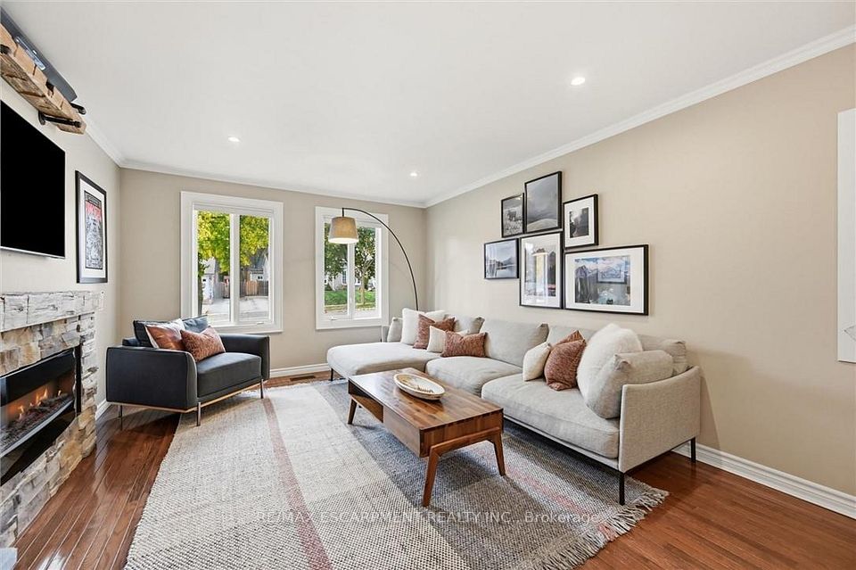 2355 Crescent Middlesmoor Crescent, Burlington, ON L7P 3X4 6