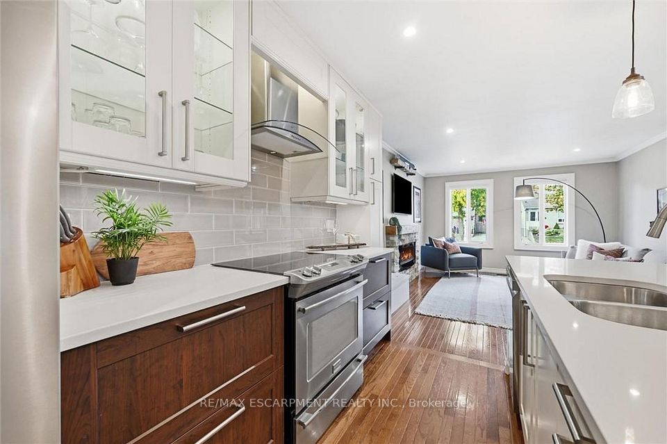 2355 Crescent Middlesmoor Crescent, Burlington, ON L7P 3X4 10