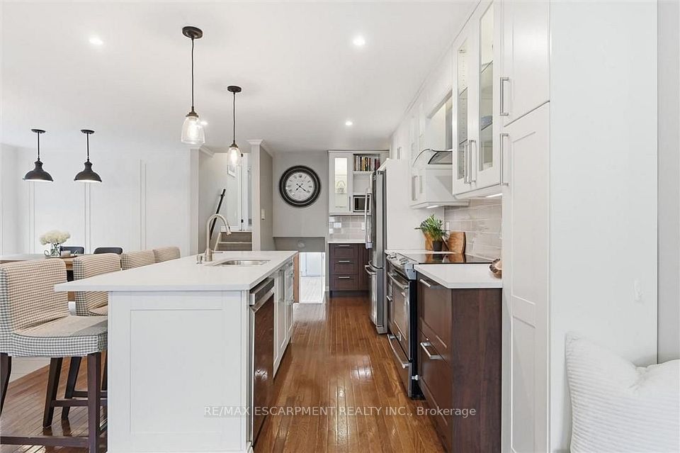 2355 Crescent Middlesmoor Crescent, Burlington, ON L7P 3X4 11