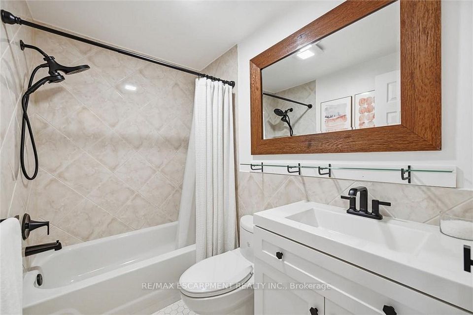 2355 Crescent Middlesmoor Crescent, Burlington, ON L7P 3X4 21
