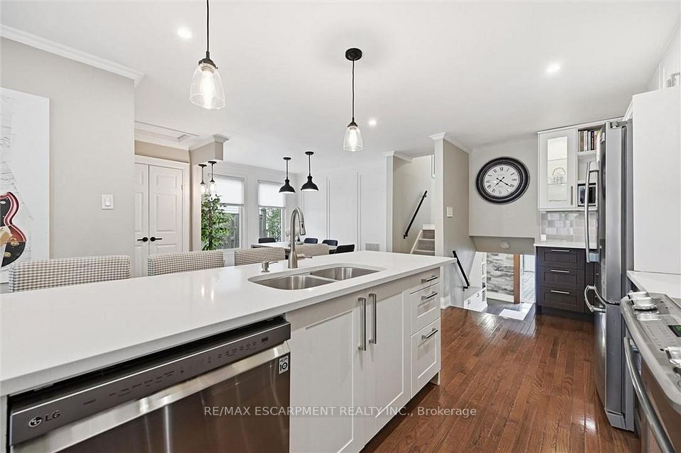 2355 Crescent Middlesmoor Crescent, Burlington, ON L7P 3X4 13