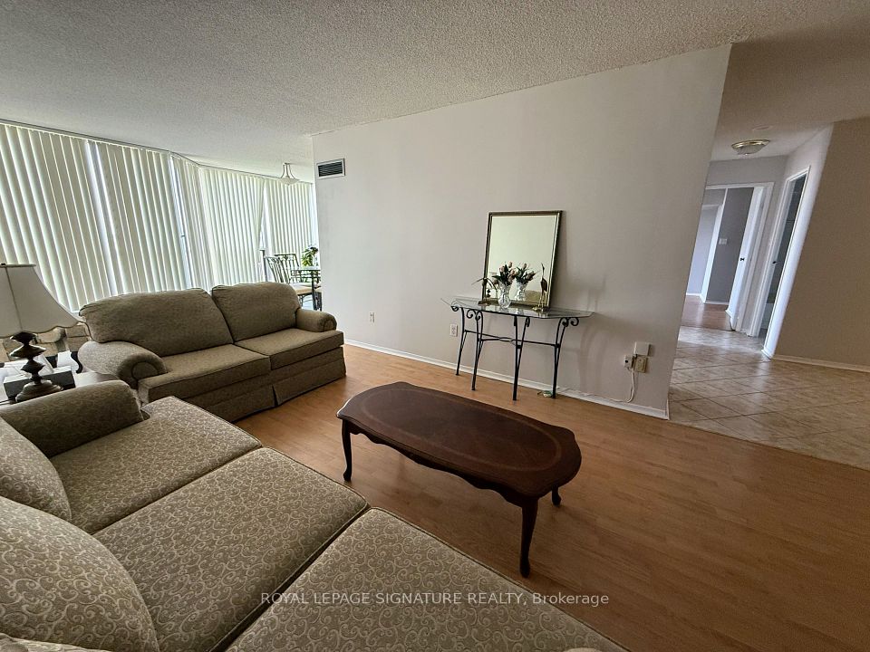 3 Rowntree Road 407, Toronto, ON M9V 5G8 10