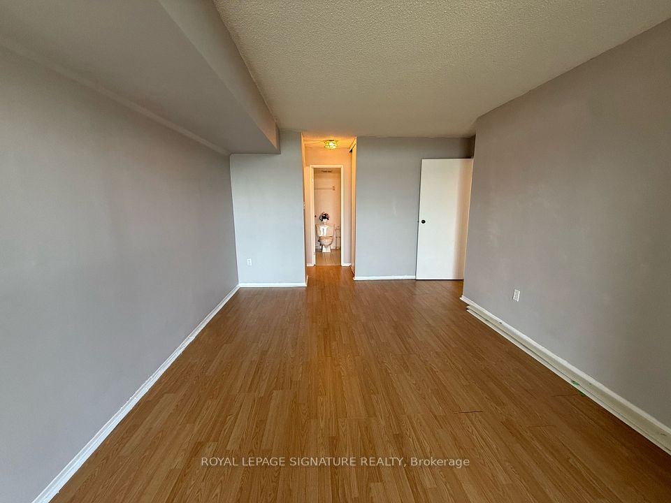 3 Rowntree Road 407, Toronto, ON M9V 5G8 13