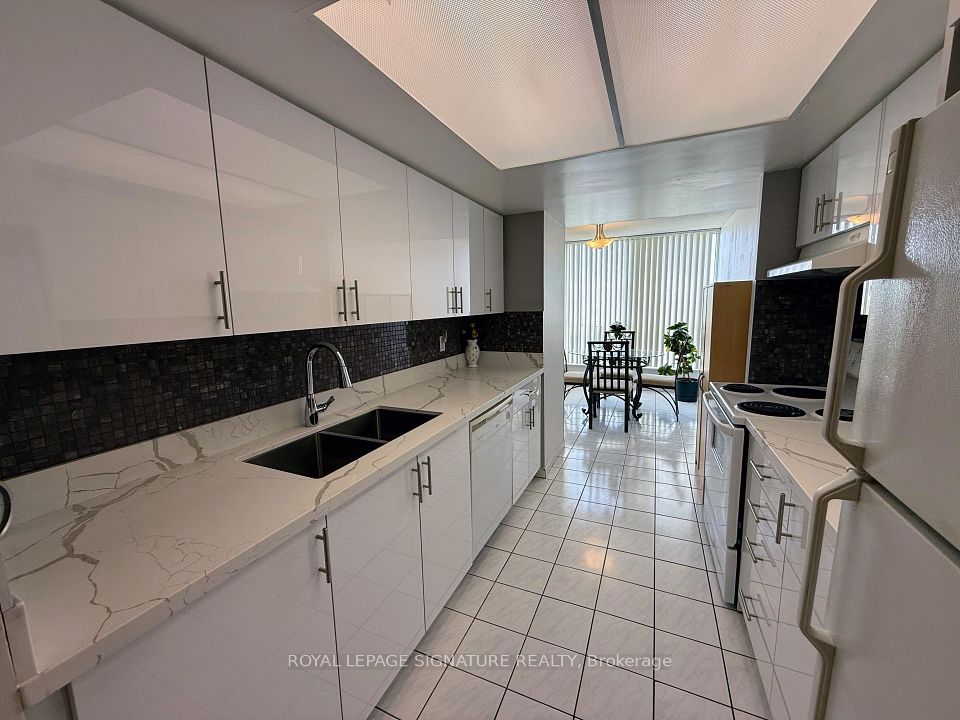 3 Rowntree Road 407, Toronto, ON M9V 5G8 4