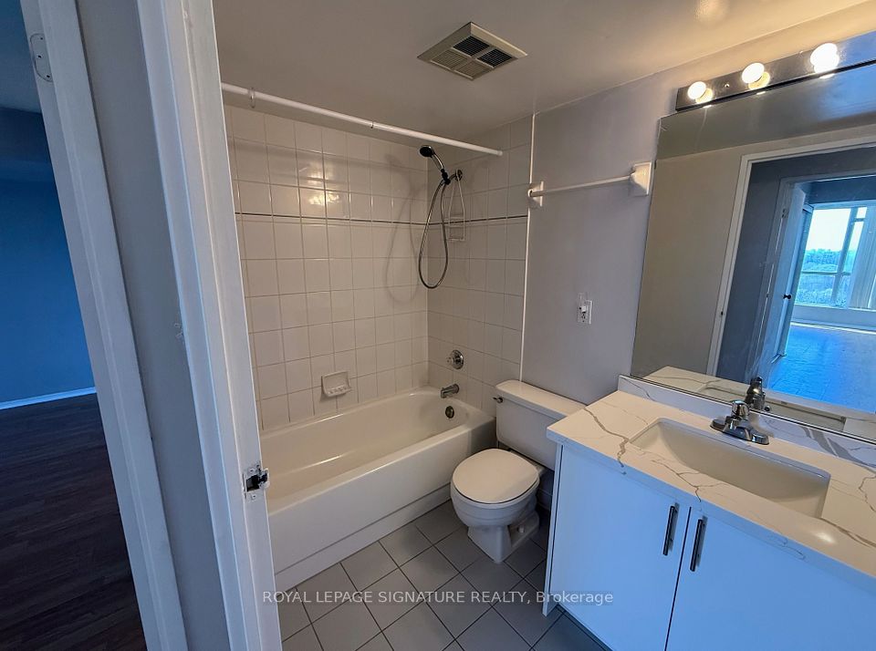 3 Rowntree Road 407, Toronto, ON M9V 5G8 14