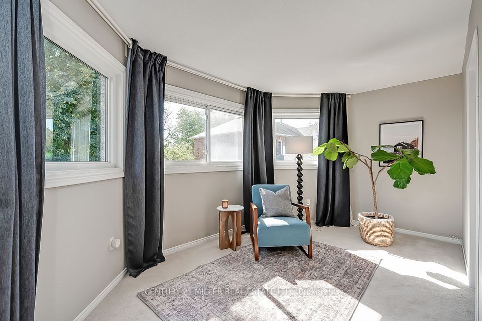 6482 Tenth Line W, Mississauga, ON L5N 5T7 21