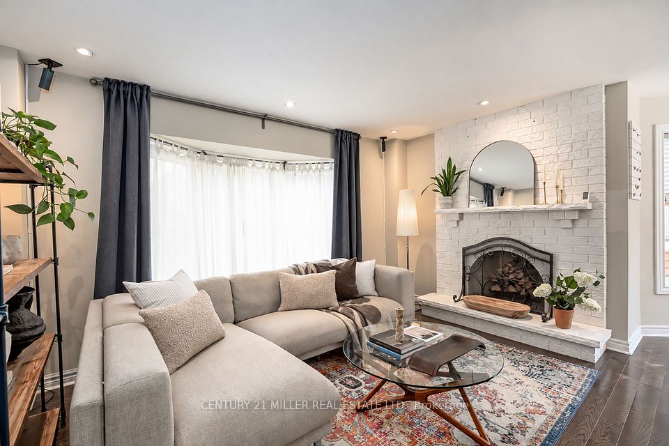 6482 Tenth Line W, Mississauga, ON L5N 5T7 13