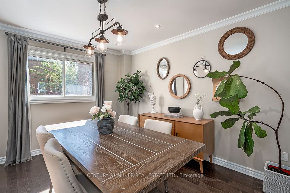 6482 Tenth Line W, Mississauga, ON L5N 5T7 8