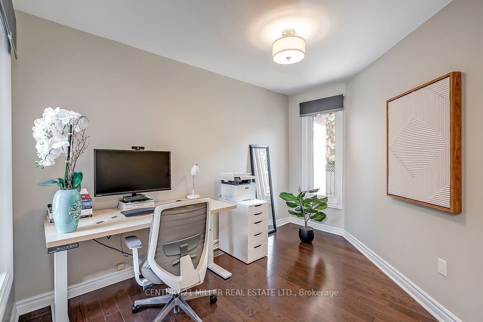 6482 Tenth Line W, Mississauga, ON L5N 5T7 16