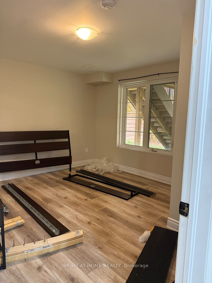 44 Elysian Fields Circle Basement, Brampton, ON L6Y 6E9 10