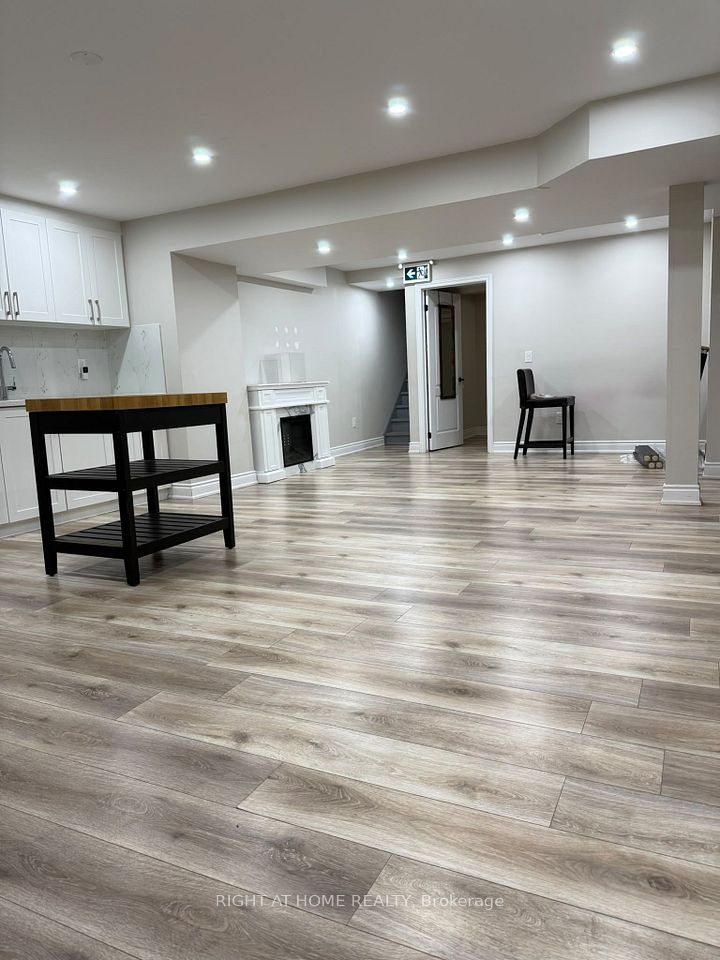 44 Elysian Fields Circle Basement, Brampton, ON L6Y 6E9 11