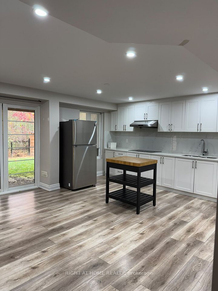 44 Elysian Fields Circle Basement, Brampton, ON L6Y 6E9 5