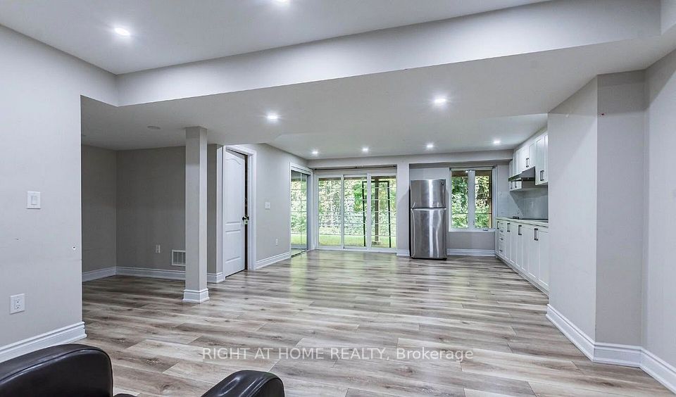 44 Elysian Fields Circle Basement, Brampton, ON L6Y 6E9 2