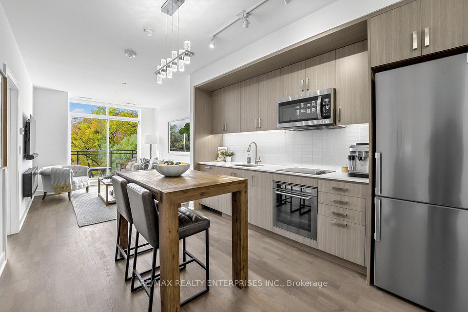 1575 Lakeshore Road W 404, Mississauga, ON L5J 0B1 7
