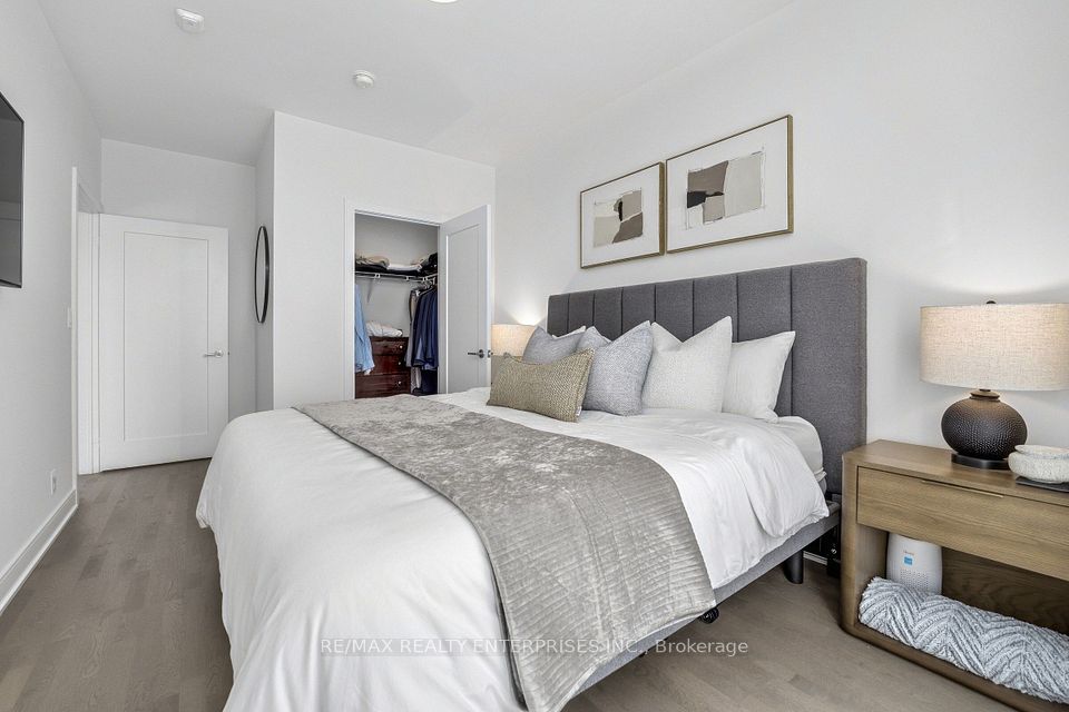 1575 Lakeshore Road W 404, Mississauga, ON L5J 0B1 14