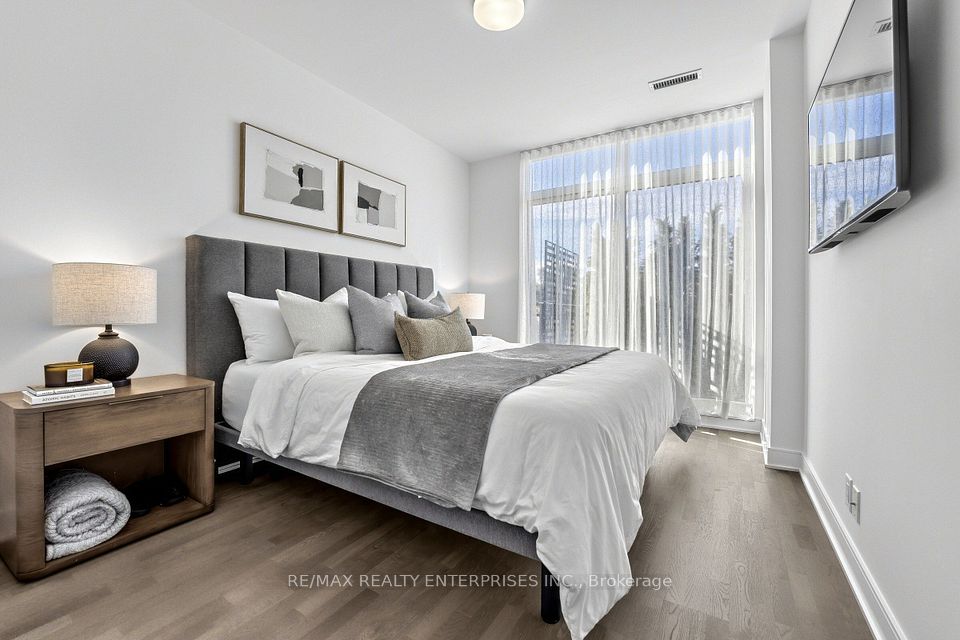 1575 Lakeshore Road W 404, Mississauga, ON L5J 0B1 12