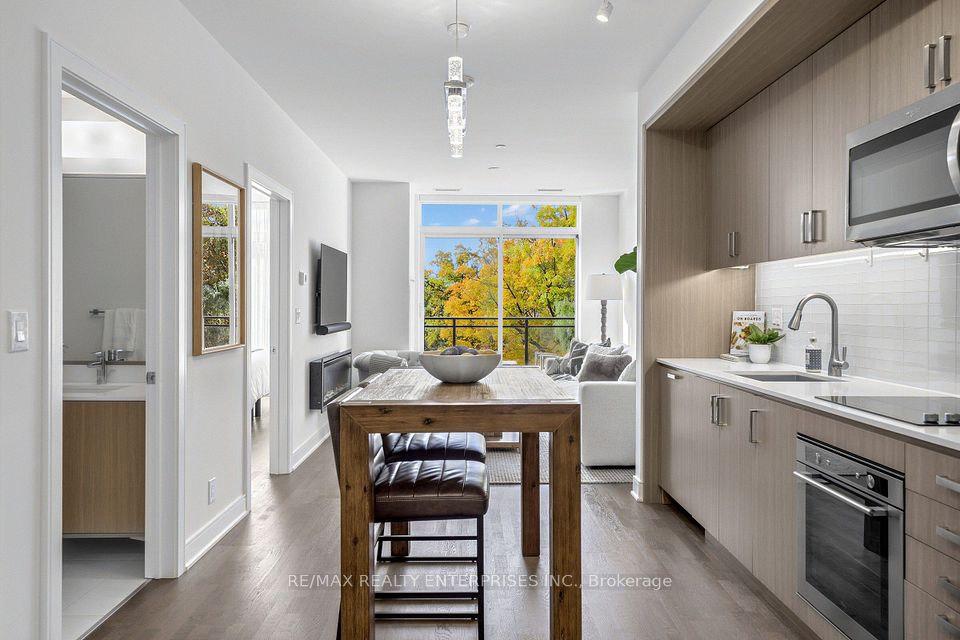 1575 Lakeshore Road W 404, Mississauga, ON L5J 0B1 6