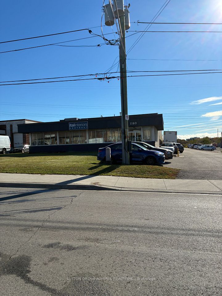 1160 Fewster Drive, Mississauga, ON L4W 1A1