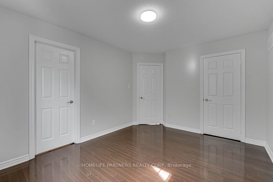 15 Oakhaven Road, Brampton, ON L6P 2Y3 25
