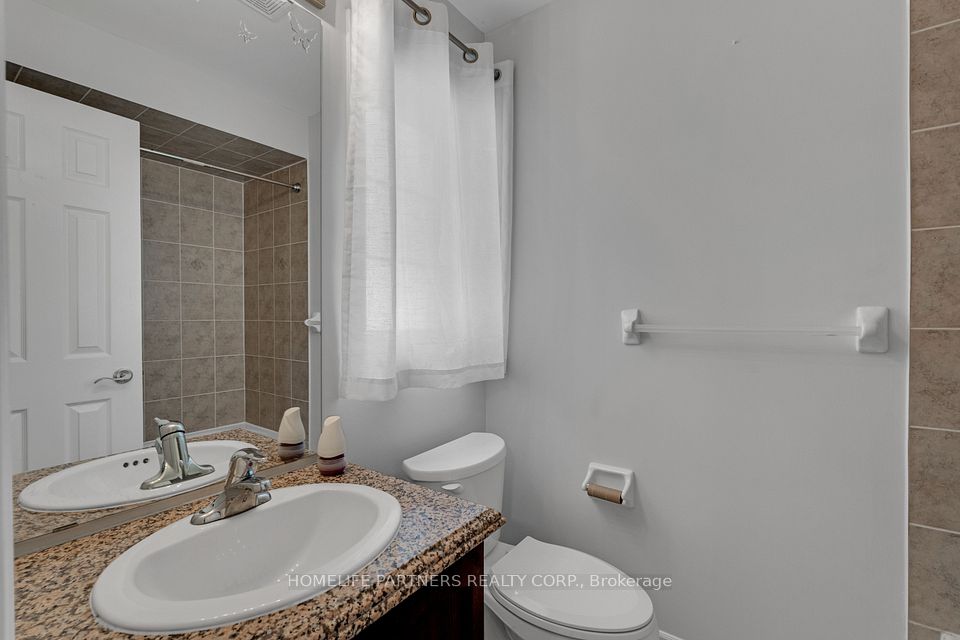 15 Oakhaven Road, Brampton, ON L6P 2Y3 23
