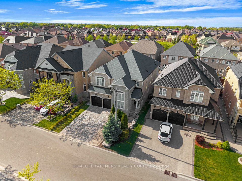 15 Oakhaven Road, Brampton, ON L6P 2Y3 5