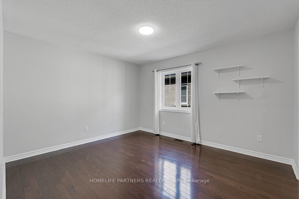 15 Oakhaven Road, Brampton, ON L6P 2Y3 22