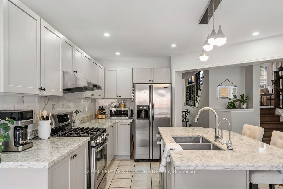 3195 Munson Crescent, Burlington, ON L7M 0B9 6