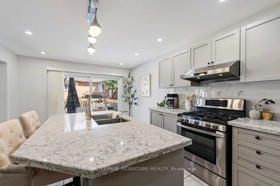 3195 Munson Crescent, Burlington, ON L7M 0B9 4