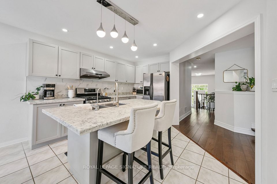 3195 Munson Crescent, Burlington, ON L7M 0B9 7