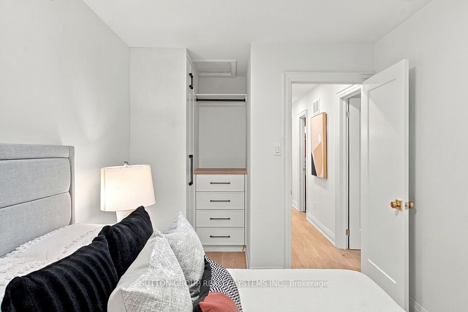 1951 Rathburn Road E 26, Mississauga, ON L4W 2N9 19