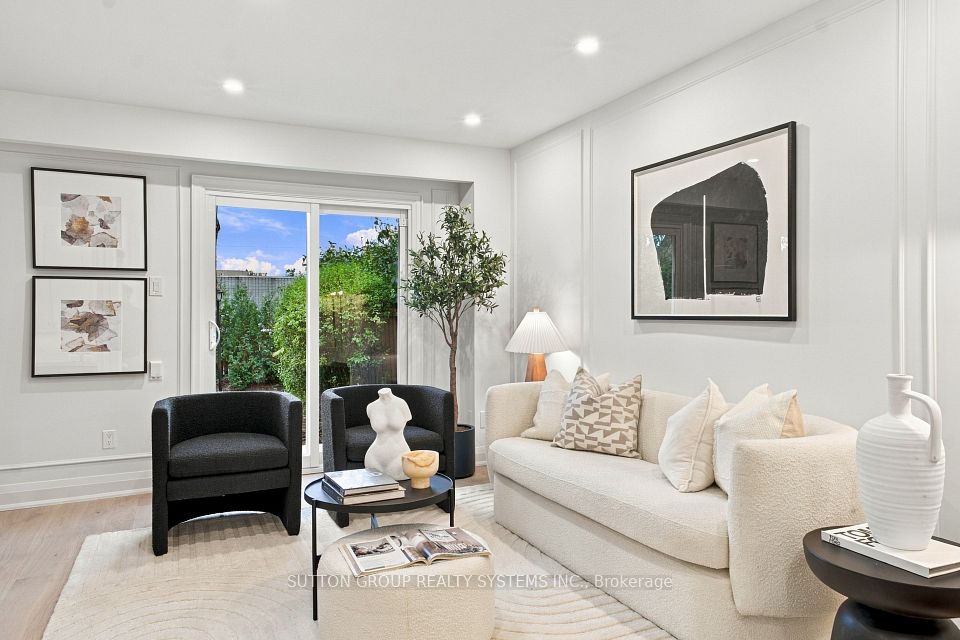 1951 Rathburn Road E 26, Mississauga, ON L4W 2N9 12