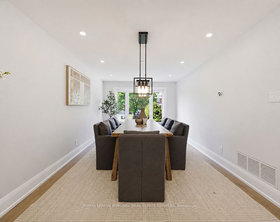 2029 Kempton Park Drive, Mississauga, ON L5M 2Z4 18