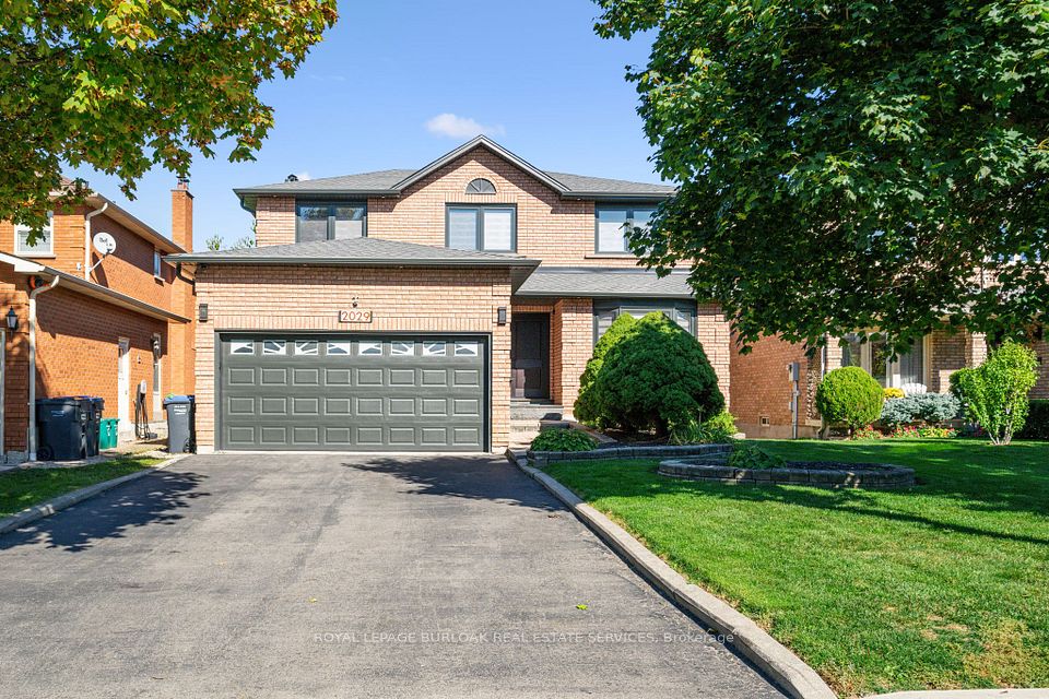 2029 Kempton Park Drive, Mississauga, ON L5M 2Z4 3
