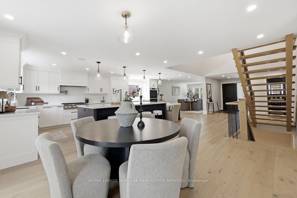 2029 Kempton Park Drive, Mississauga, ON L5M 2Z4 17