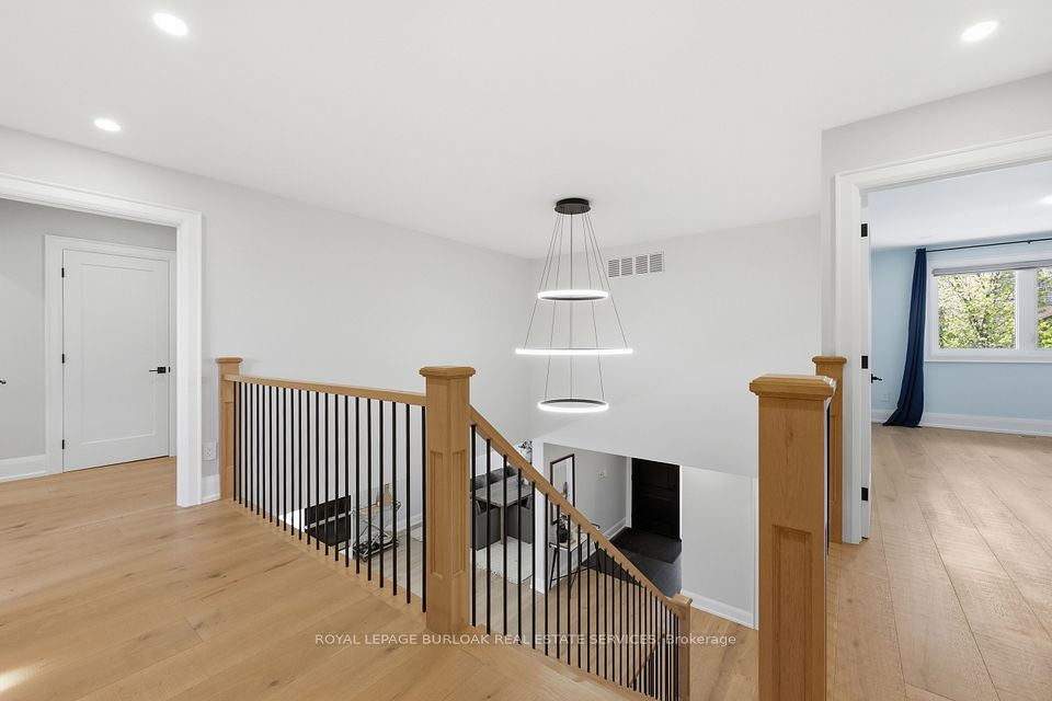2029 Kempton Park Drive, Mississauga, ON L5M 2Z4 22