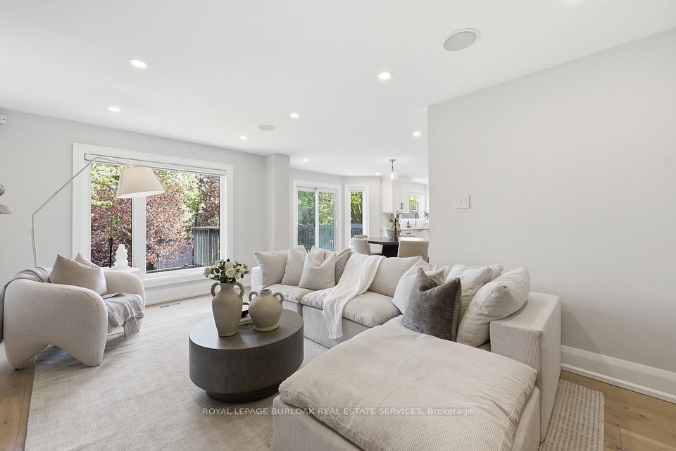 2029 Kempton Park Drive, Mississauga, ON L5M 2Z4 15