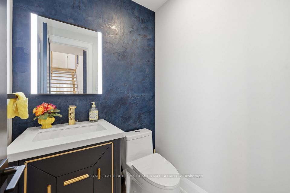 2029 Kempton Park Drive, Mississauga, ON L5M 2Z4 19