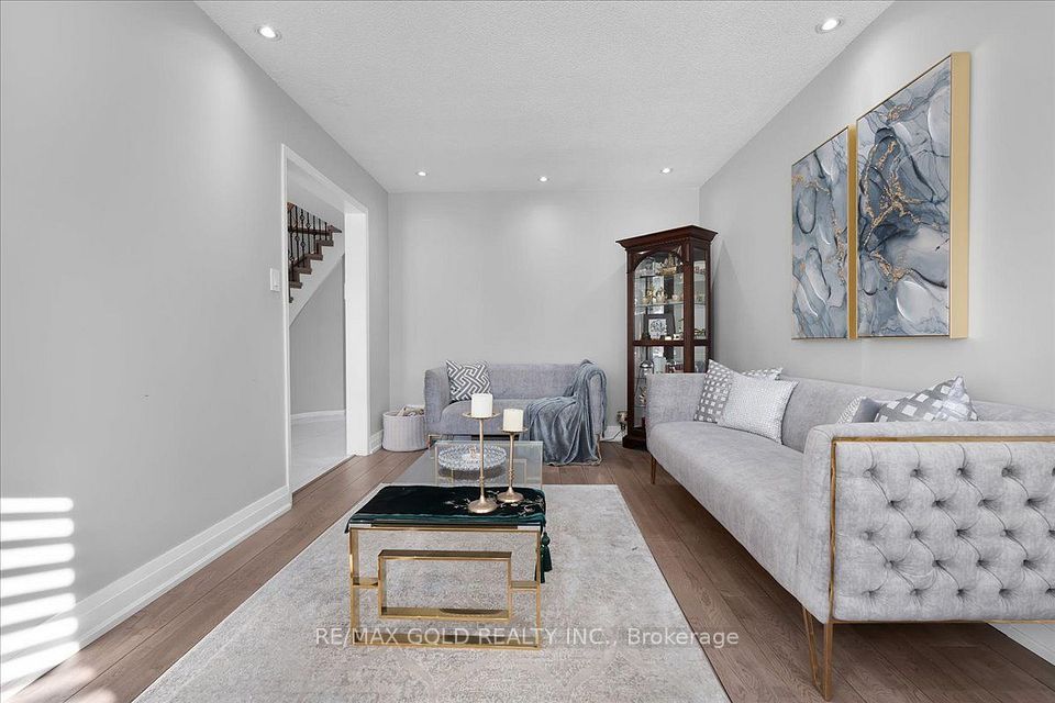 1484 Rose Haven Road, Mississauga, ON L5V 1G8 8