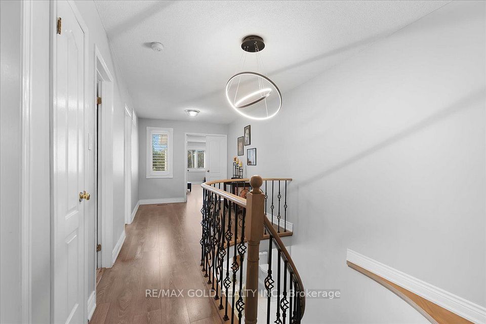 1484 Rose Haven Road, Mississauga, ON L5V 1G8 17