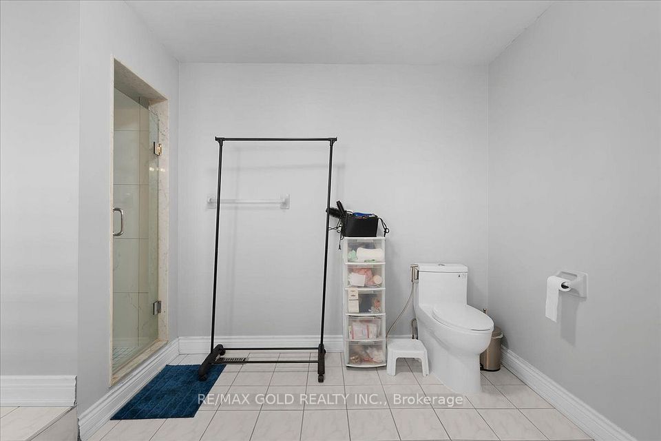 1484 Rose Haven Road, Mississauga, ON L5V 1G8 21