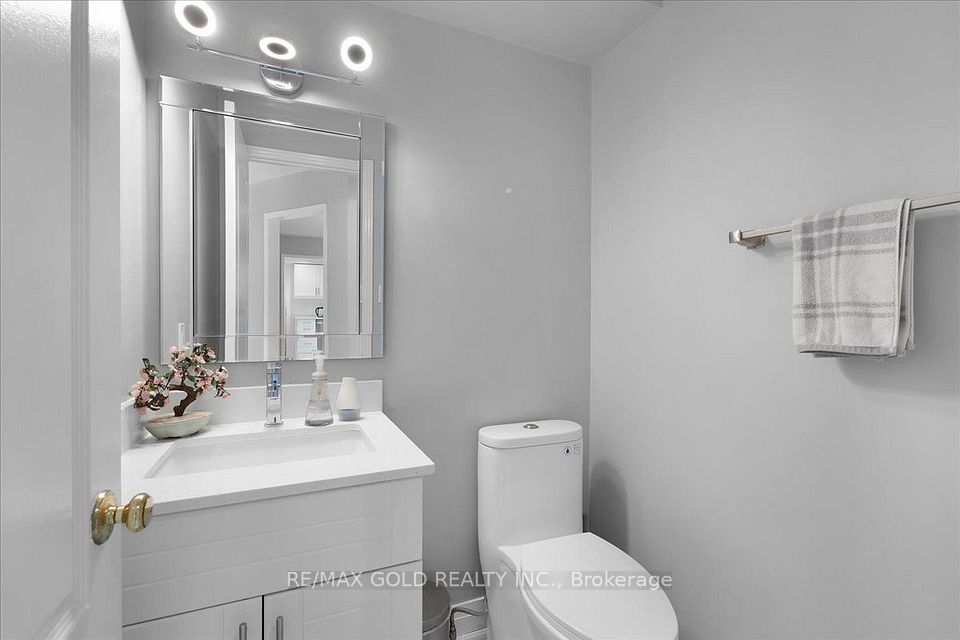 1484 Rose Haven Road, Mississauga, ON L5V 1G8 16