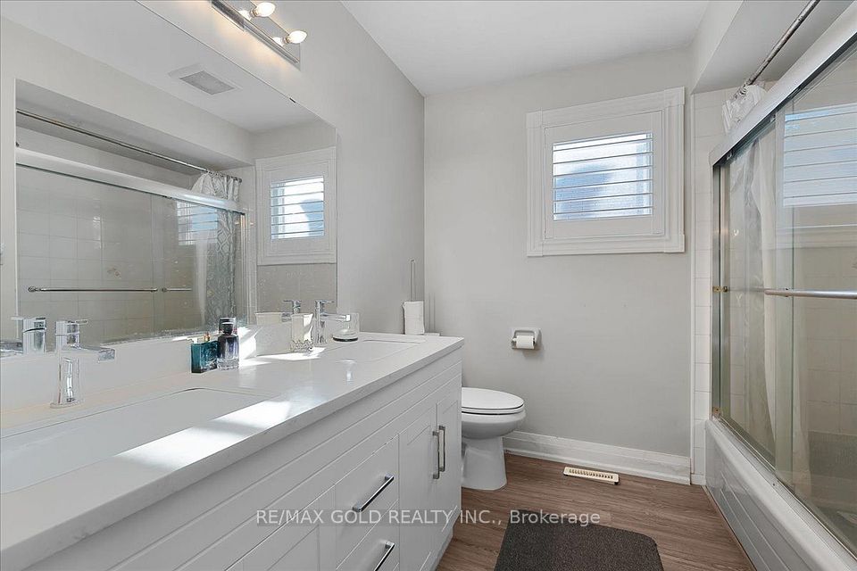 1484 Rose Haven Road, Mississauga, ON L5V 1G8 24