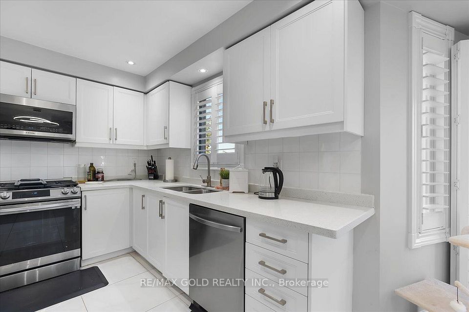 1484 Rose Haven Road, Mississauga, ON L5V 1G8 14