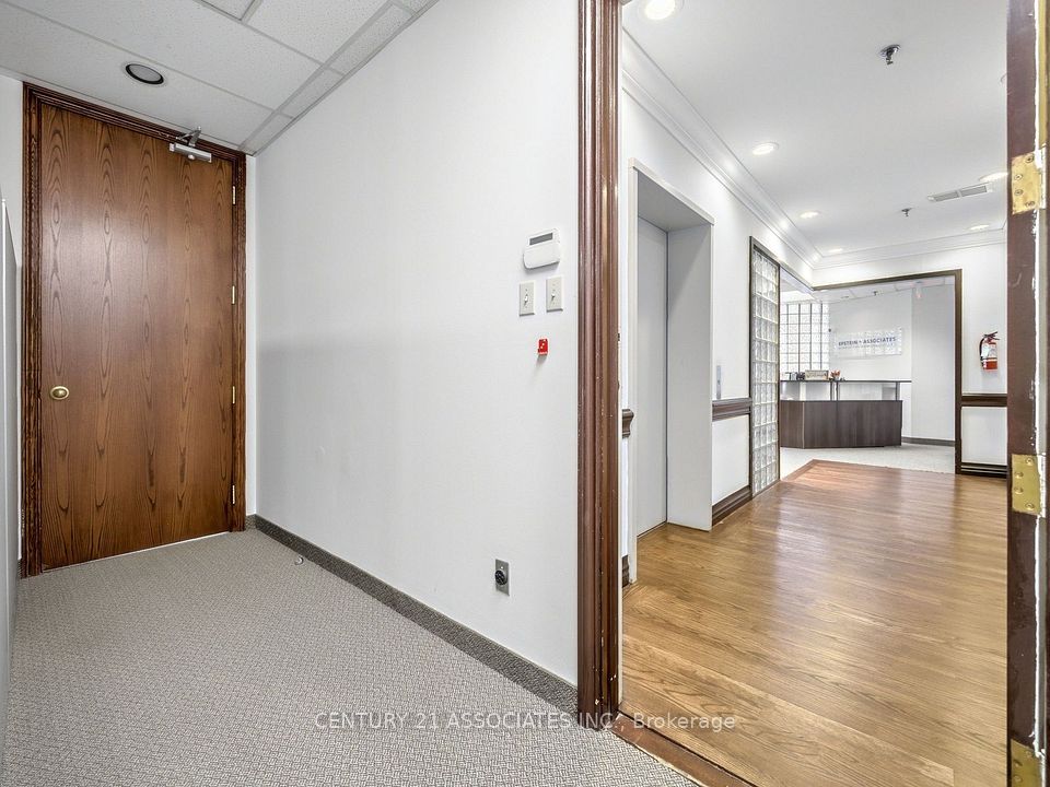 5045 Orbitor Drive 7/400B, Mississauga, ON L4W 4Y8 9
