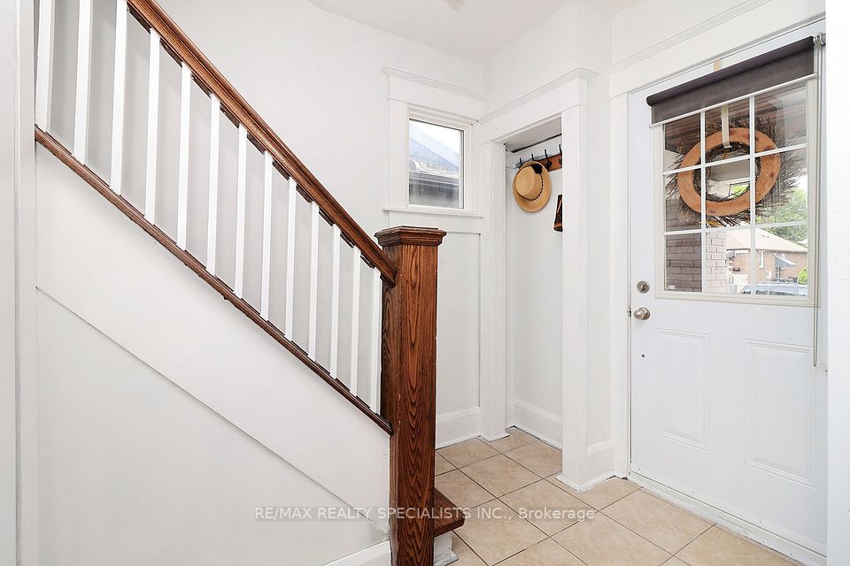 38 Mimico Avenue, Toronto, ON M8V 1R1 16