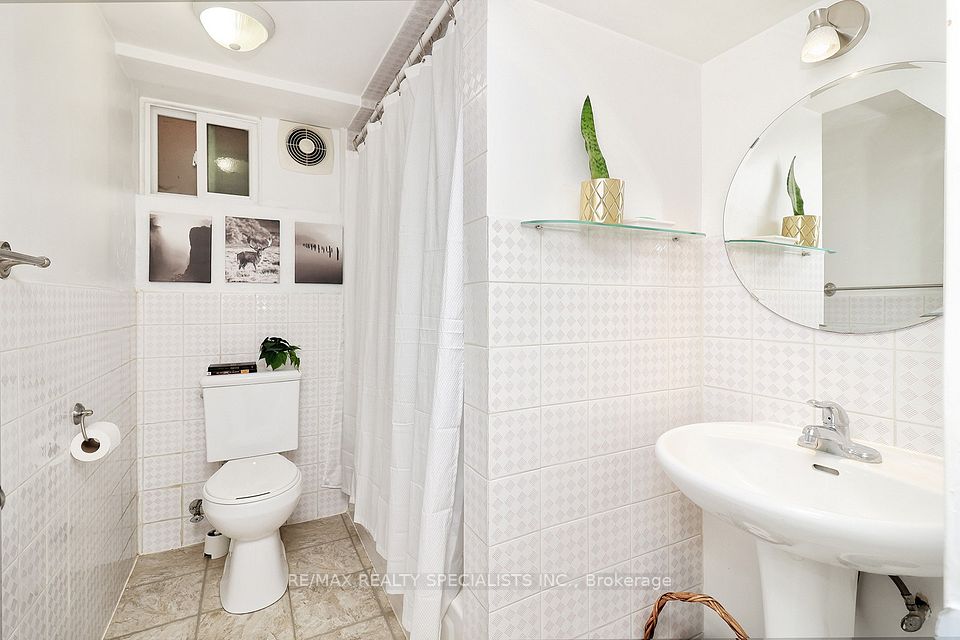 38 Mimico Avenue, Toronto, ON M8V 1R1 21